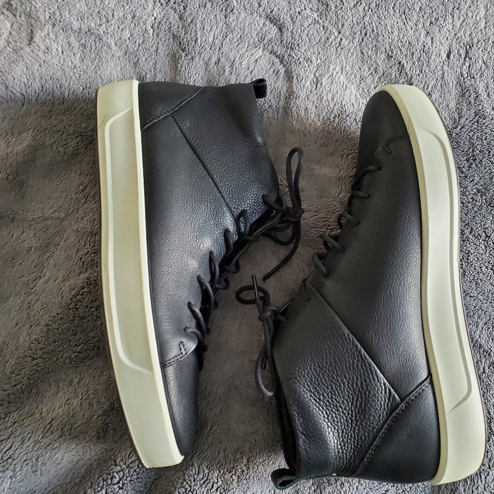 Ecco sneakers